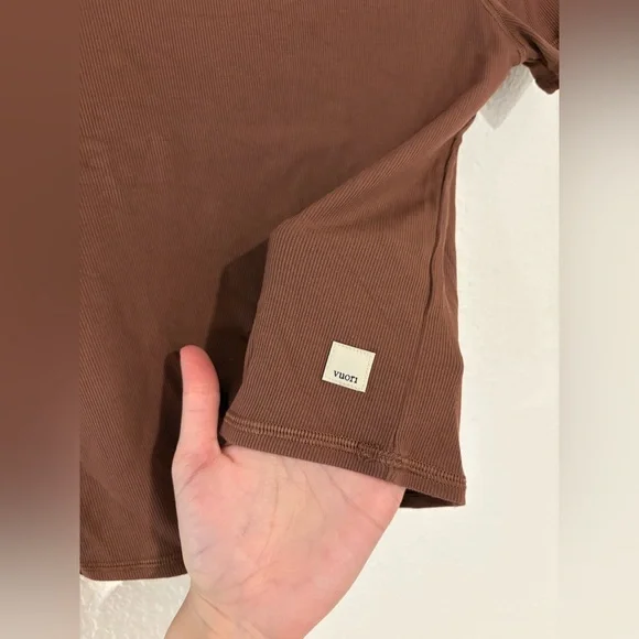 Vuori Brown Short Sleeve Tee - Picture 4 of 7